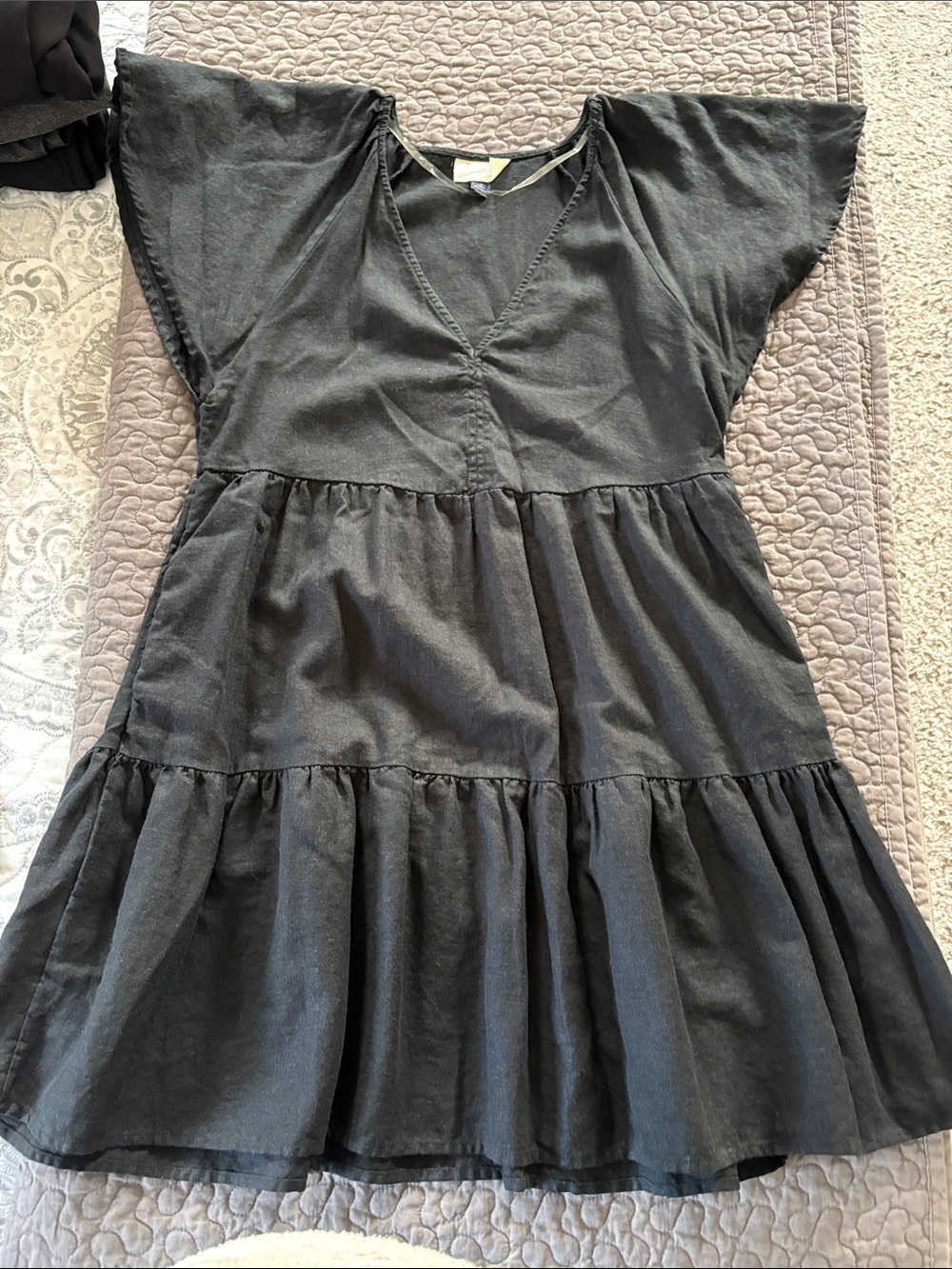 Universal Thread Black V-Neck Tiered Casual Dress